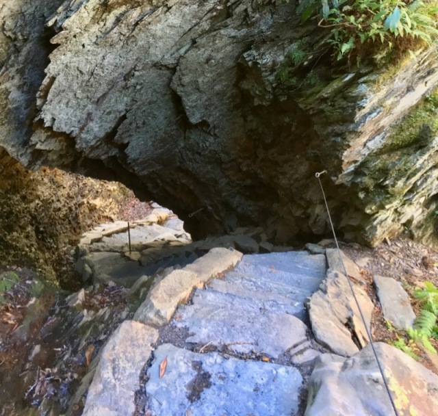 hiking alum cave bluffs 3