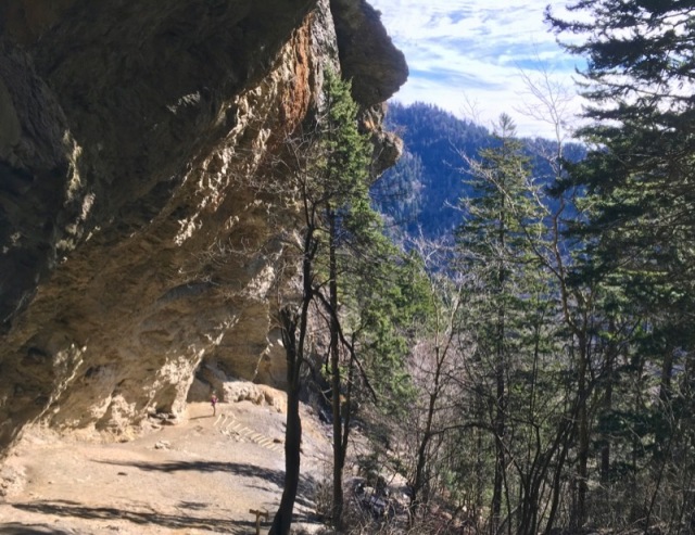 rachelle siegrist hiking alum cave bluffs3